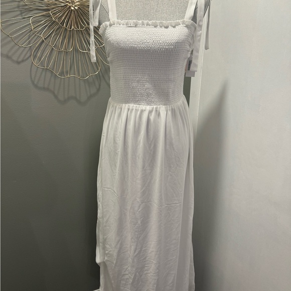 Black Tape Chiffon tied strap smocked white dress. Sz S BNWT - Picture 2 of 10
